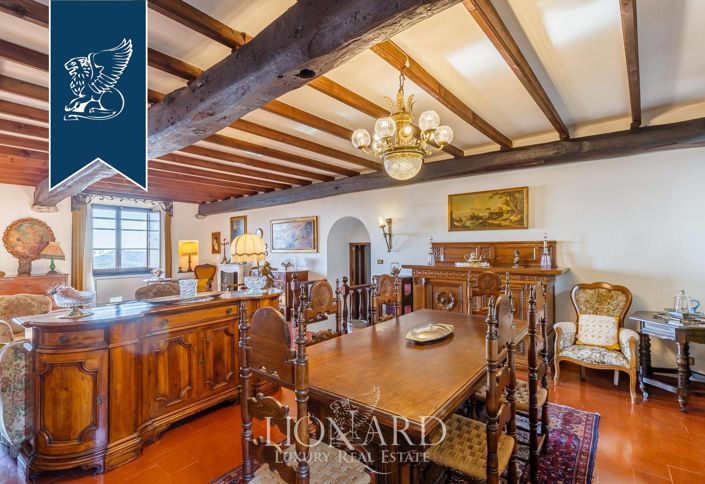 Image No.51-6 Bed Property for sale