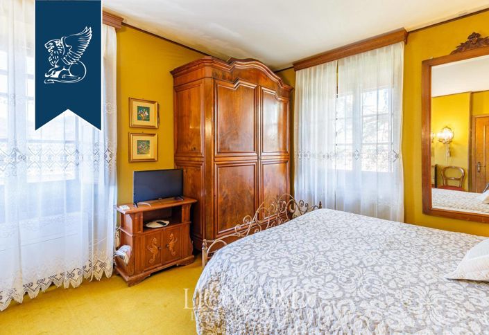 Image No.58-6 Bed Property for sale