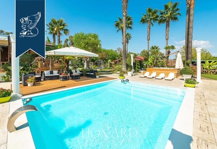 Image No.16-10 Bed Villa for sale