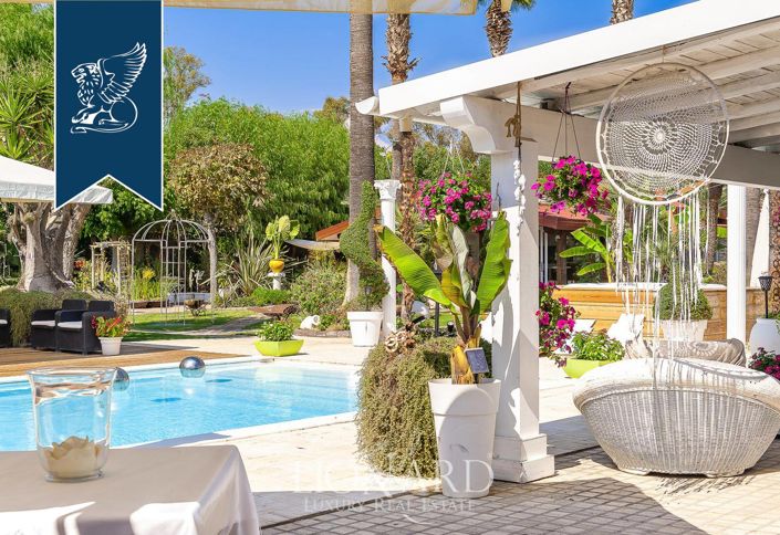 Image No.18-10 Bed Villa for sale