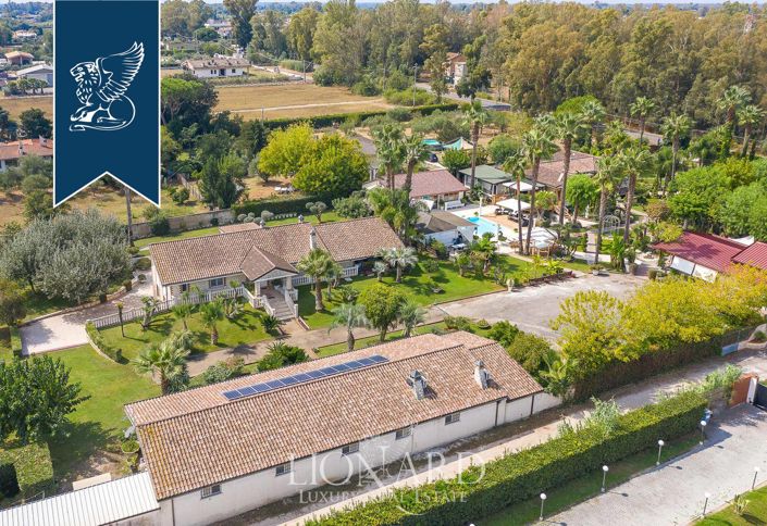 Image No.2-10 Bed Villa for sale