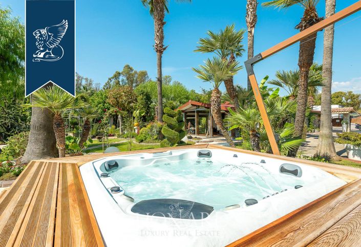 Image No.20-10 Bed Villa for sale