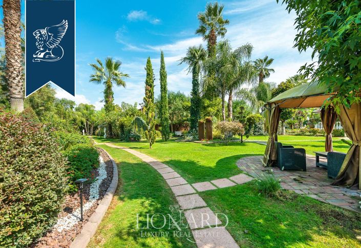 Image No.22-10 Bed Villa for sale