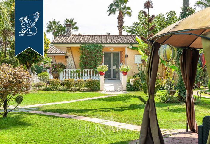 Image No.30-10 Bed Villa for sale