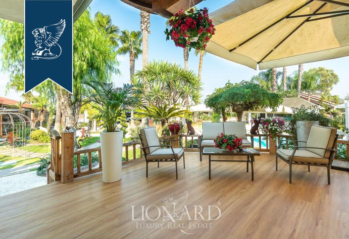 Image No.38-10 Bed Villa for sale