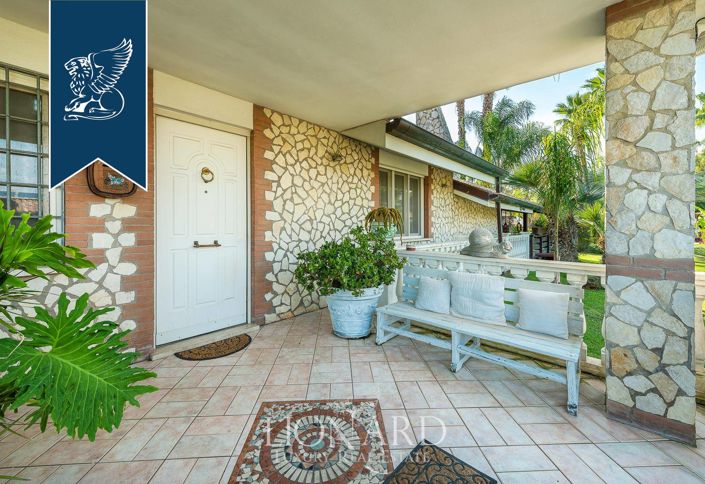 Image No.39-10 Bed Villa for sale