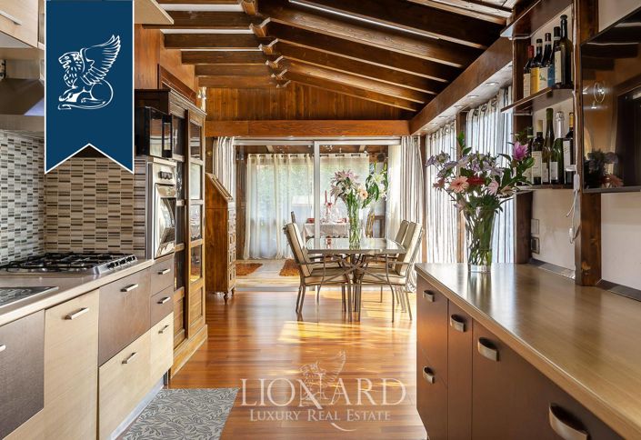 Image No.44-10 Bed Villa for sale