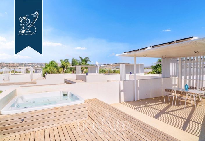 Image No.11-10 Bed Villa for sale