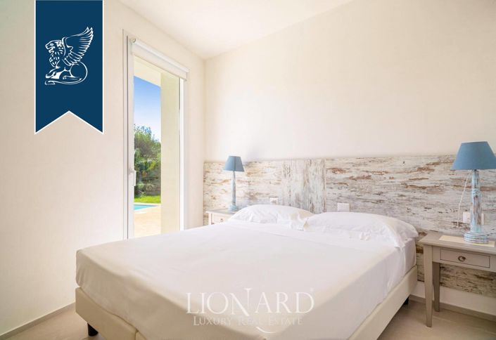 Image No.19-10 Bed Villa for sale