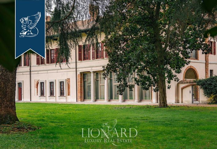 Image No.32-8 Bed Villa for sale