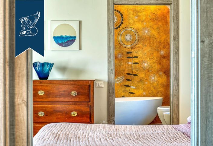 Image No.10-5 Bed Villa for sale