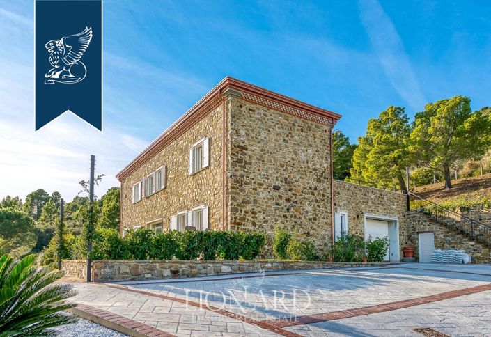 Image No.8-5 Bed Villa for sale