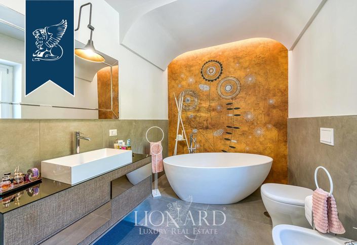 Image No.9-5 Bed Villa for sale