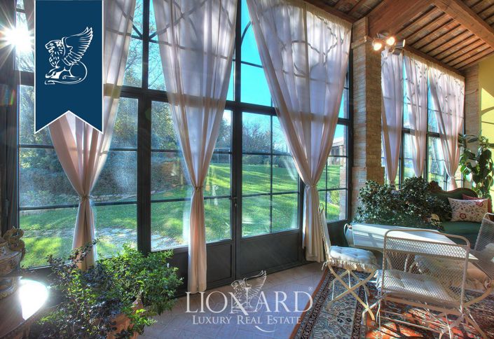 Image No.20-10 Bed Villa for sale