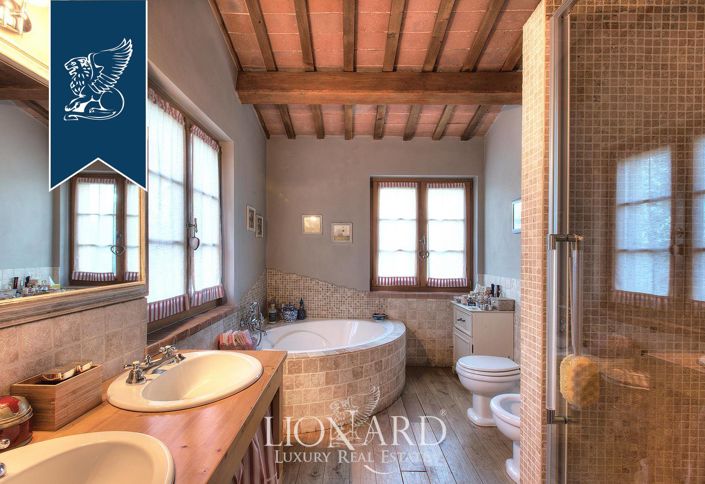 Image No.52-10 Bed Villa for sale