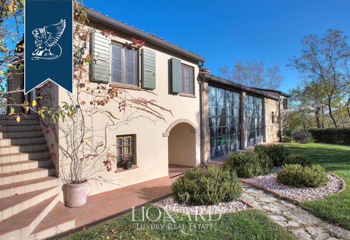 Image No.6-10 Bed Villa for sale