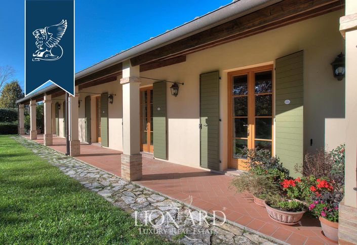 Image No.7-10 Bed Villa for sale