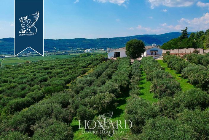 Image No.12-6 Bed Villa for sale