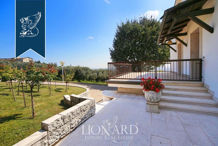 Image No.24-6 Bed Villa for sale