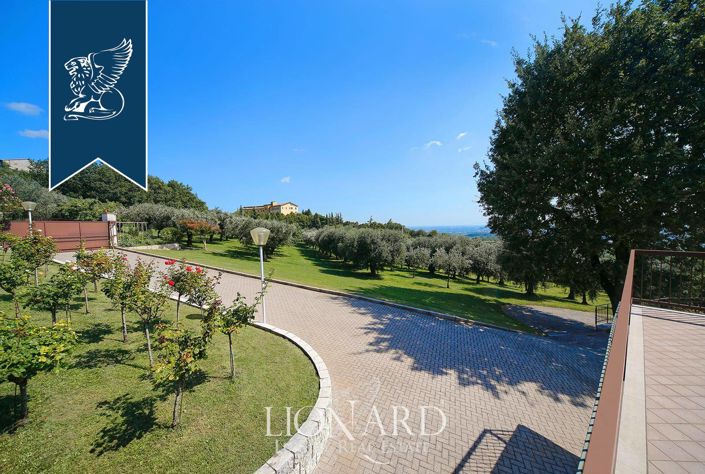 Image No.25-6 Bed Villa for sale