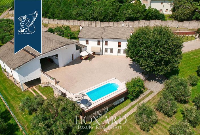 Image No.6-6 Bed Villa for sale