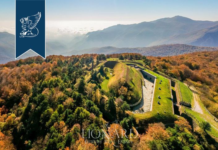 Image No.2-5 Bed Property for sale