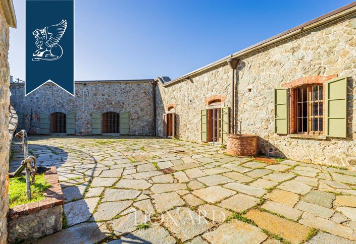 Image No.8-5 Bed Property for sale