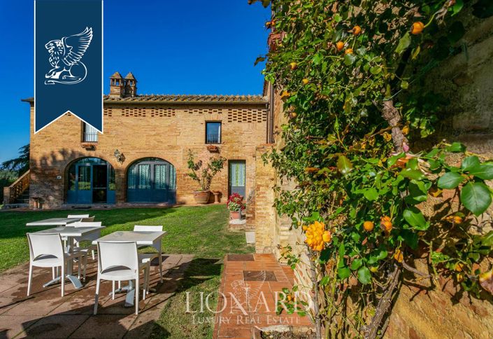 Image No.10-Ferme de 7 chambres à vendre à Siena