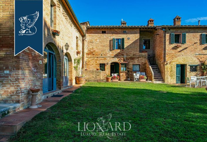 Image No.11-Ferme de 7 chambres à vendre à Siena