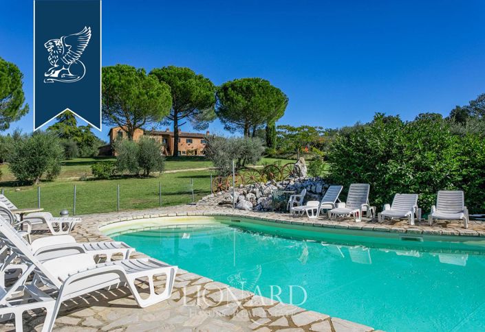 Image No.20-Ferme de 7 chambres à vendre à Siena