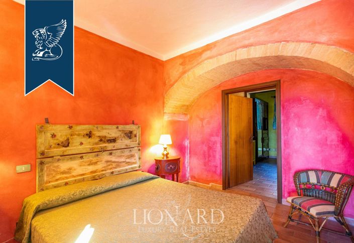 Image No.39-Ferme de 7 chambres à vendre à Siena