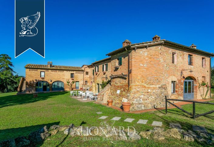 Image No.9-Ferme de 7 chambres à vendre à Siena