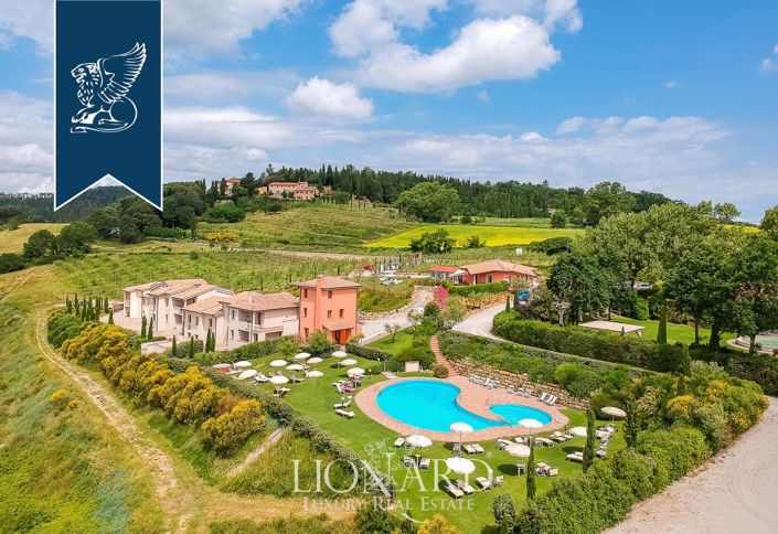 Image No.10-33 Bed Farmhouse for sale