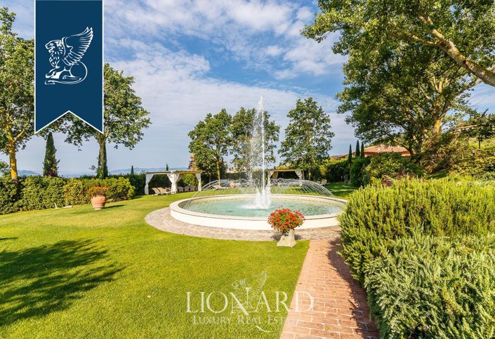 Image No.16-33 Bed Farmhouse for sale