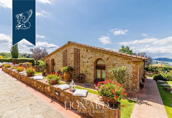 Image No.31-33 Bed Farmhouse for sale