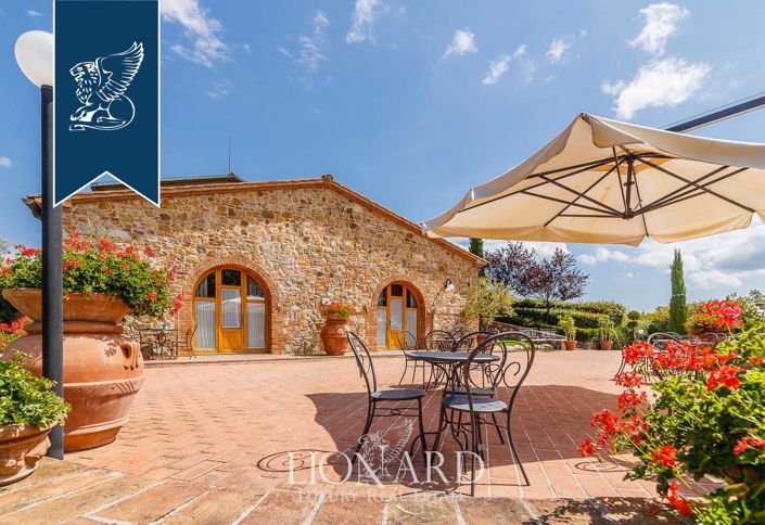 Image No.35-33 Bed Farmhouse for sale