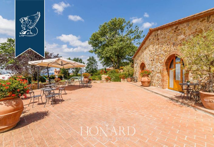 Image No.36-33 Bed Farmhouse for sale