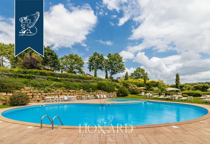 Image No.4-33 Bed Farmhouse for sale