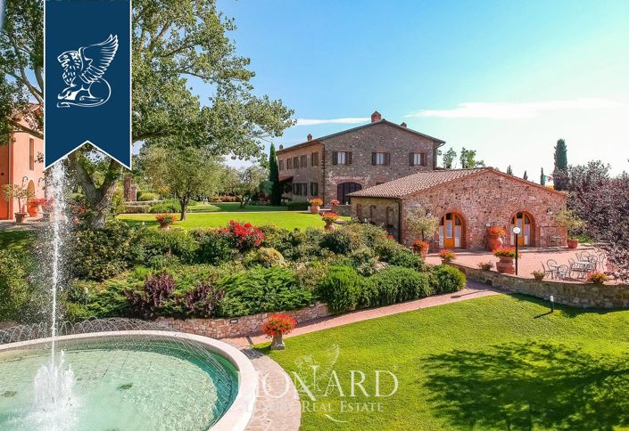 Image No.40-33 Bed Farmhouse for sale