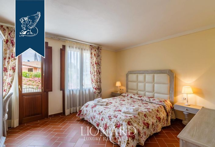 Image No.46-33 Bed Farmhouse for sale