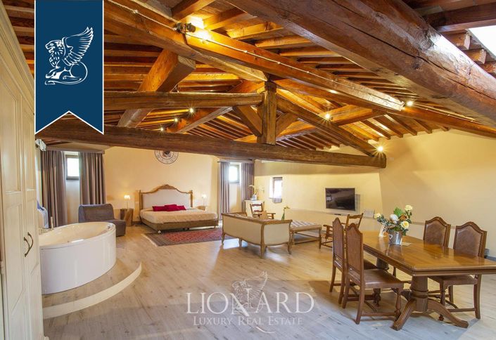 Image No.21-9 Bed Villa for sale