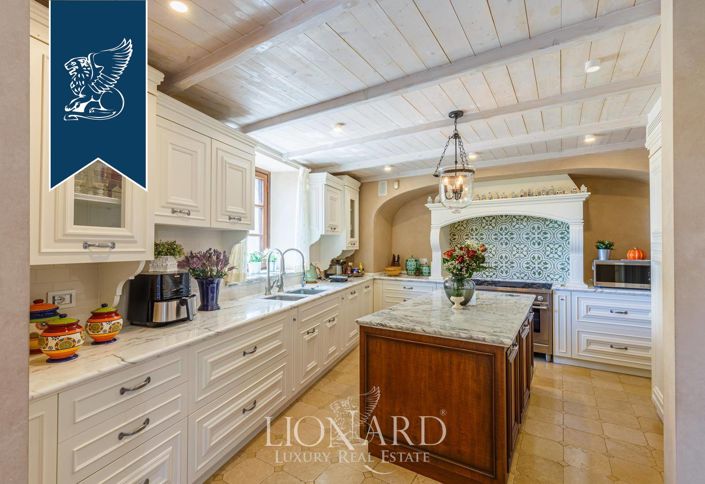 Image No.20-5 Bed Villa for sale