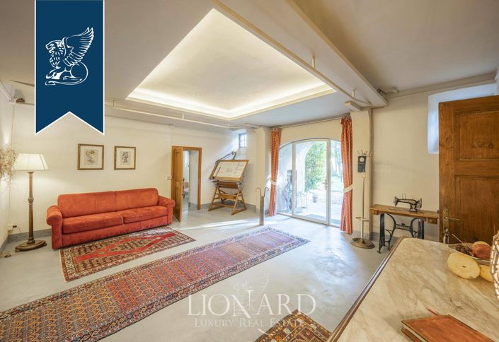 Image No.7-9 Bed Villa for sale