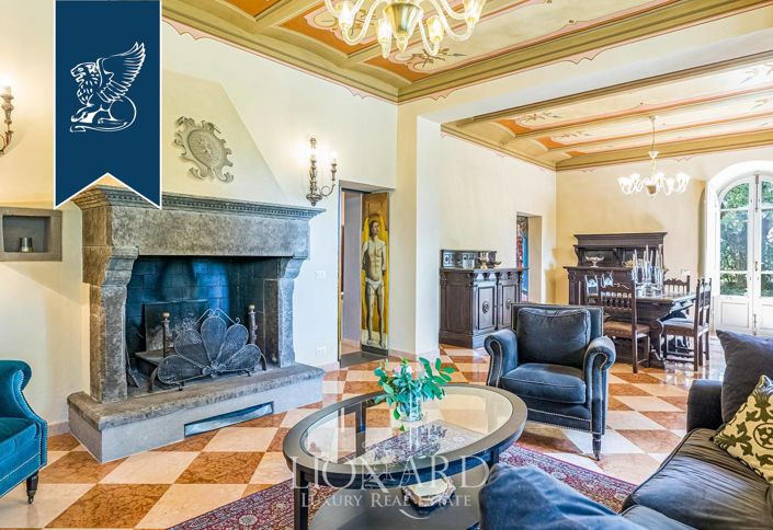 Image No.30-15 Bed Villa for sale