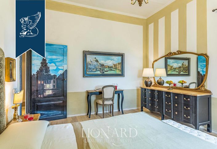 Image No.40-15 Bed Villa for sale