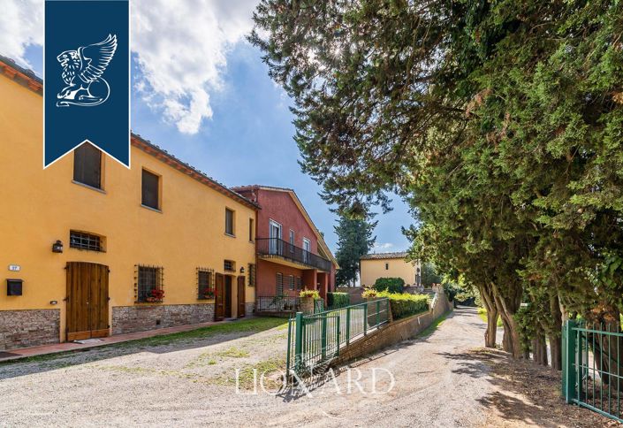 Image No.16-Maison de campagne de 9 chambres à vendre à Montaione