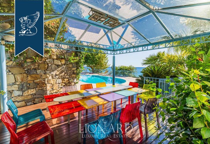 Image No.15-8 Bed Villa for sale