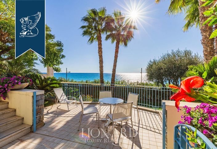 Image No.31-8 Bed Villa for sale