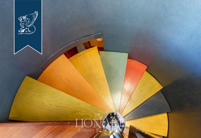 Image No.59-8 Bed Villa for sale