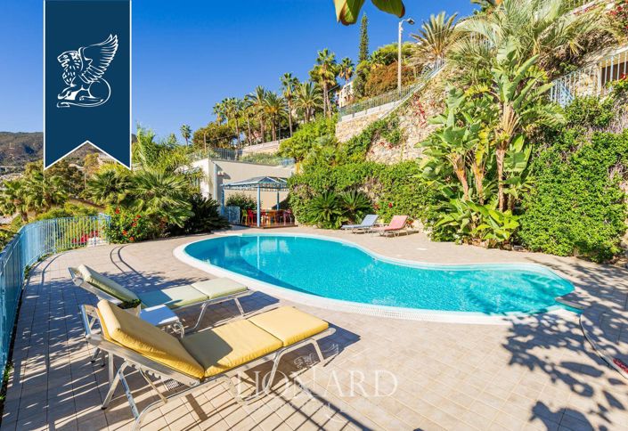 Image No.7-8 Bed Villa for sale